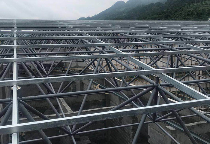 瓦房店仁怀冠英学校艺体楼网架